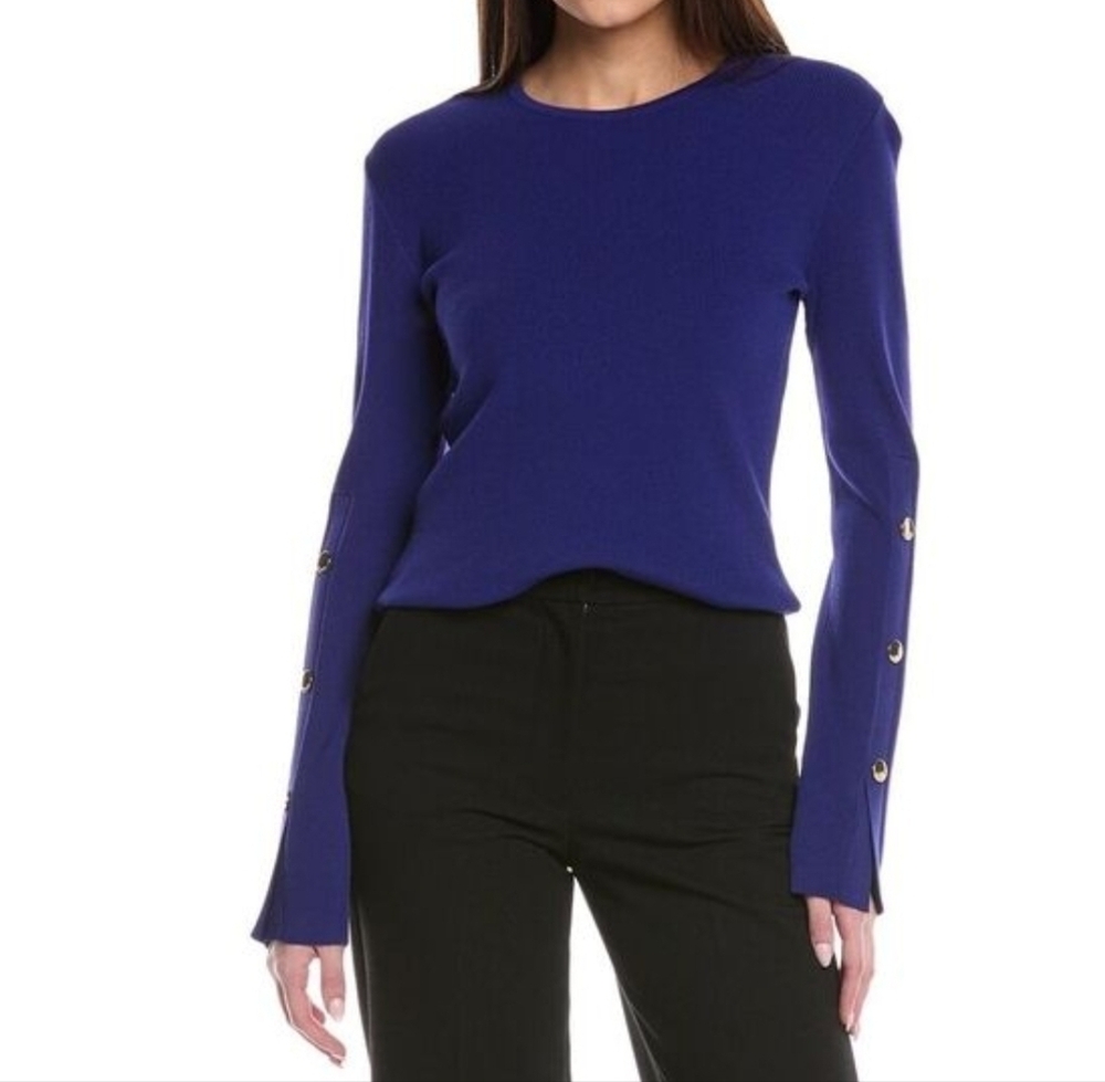 NWT St. John blue knit top with gold-tone button details on the cuffs Sz Meduim
